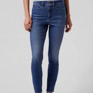 Athleta Sculptek skinny jean.  Size 2